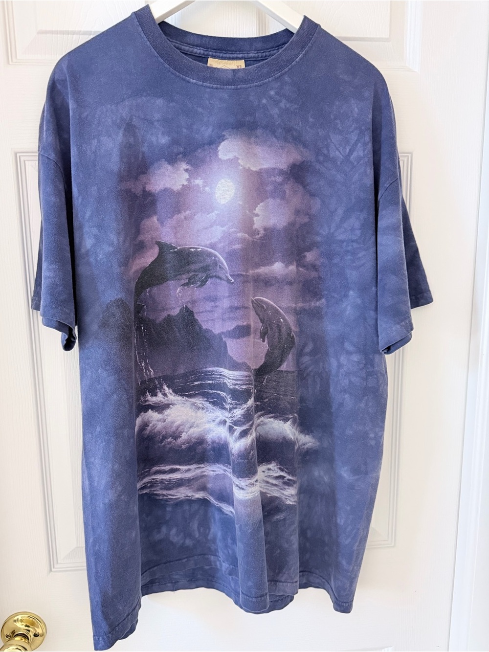 The Mountain Purple T Shirt Mens Size XL Dolphins 100% Cotton